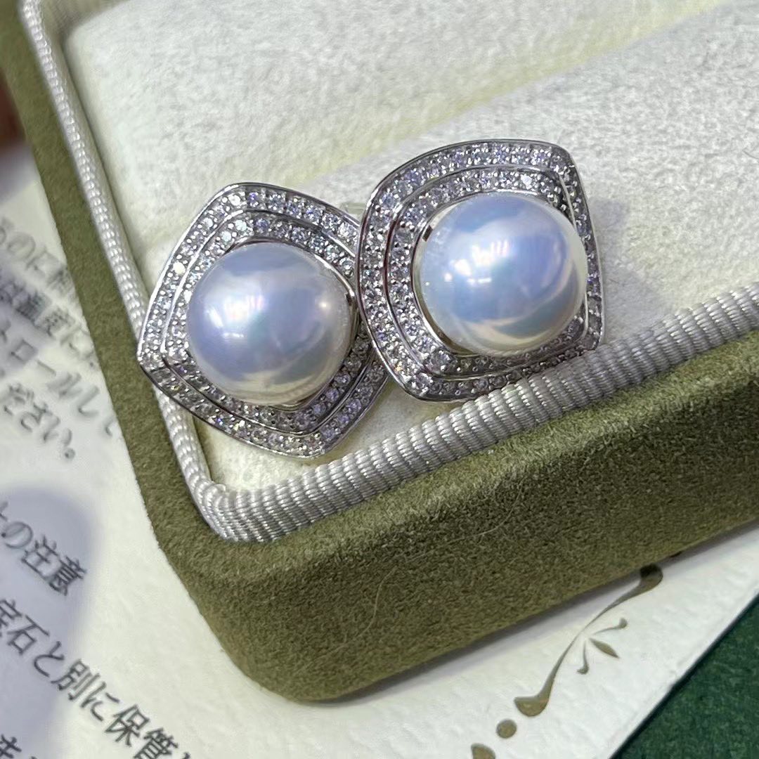 Cool White Color Edison Pearls Earrings