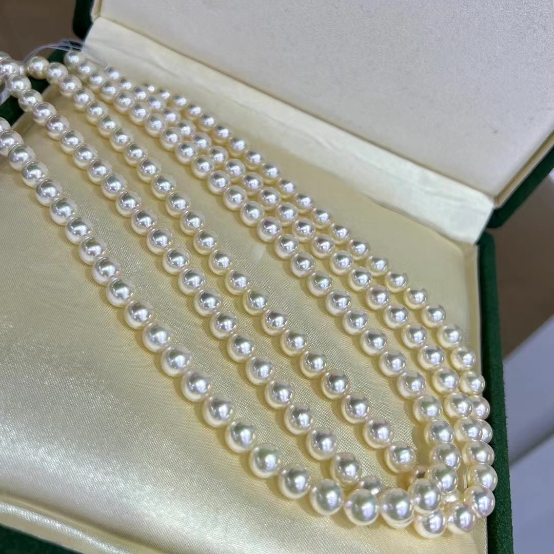 Platinum Color Akoya Pearls Necklace