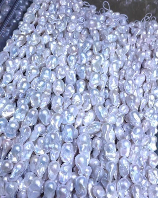 Colliers de perles d'eau douce baroques bleues argentées